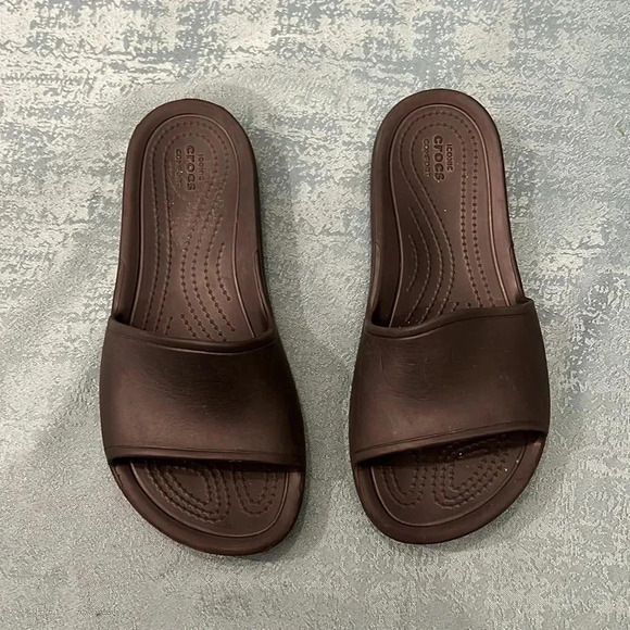 Iconic Crocs Comfort  Mellow Slide Sandals SZ J 4  Youth black - Picture 2 of 4